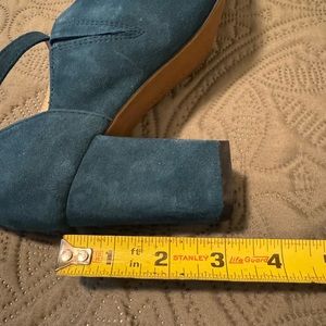 Teal Suede Ankle Strap Sandals - Sz 8